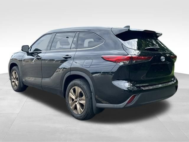 Used 2022 Toyota Highlander Bronze Edition AWD/4WD image 3