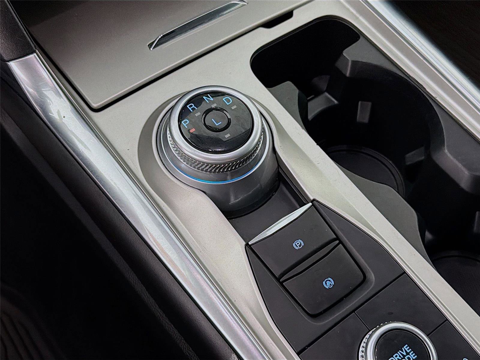 Used 2022 Ford Explorer XLT w/ Equipment Group 202A image 17