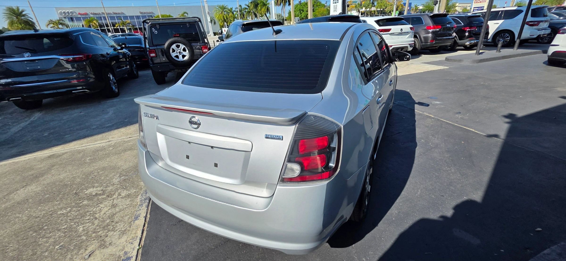 Used 2012 Nissan Sentra 2.0 SR w/ Special Edition Pkg image 7