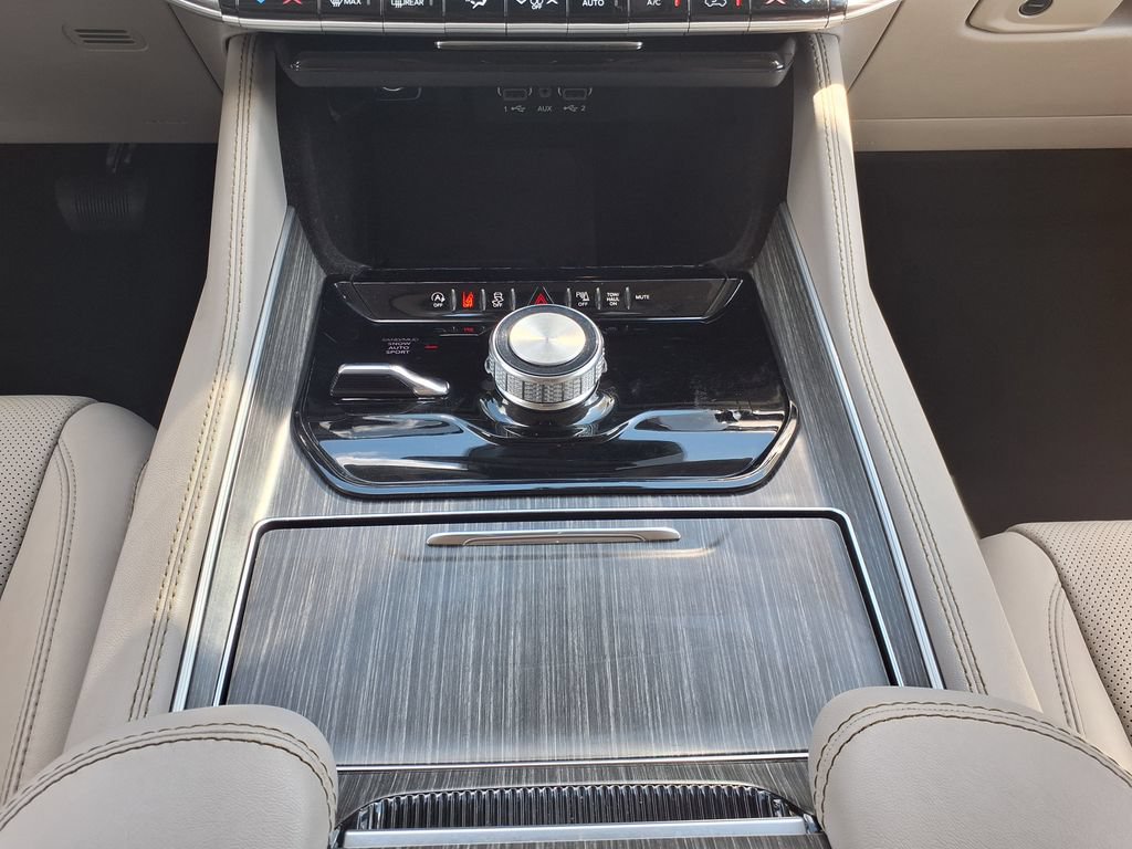 Used 2024 Jeep Wagoneer L Series II w/ Flexible Seating Group AWD/4WD image 34