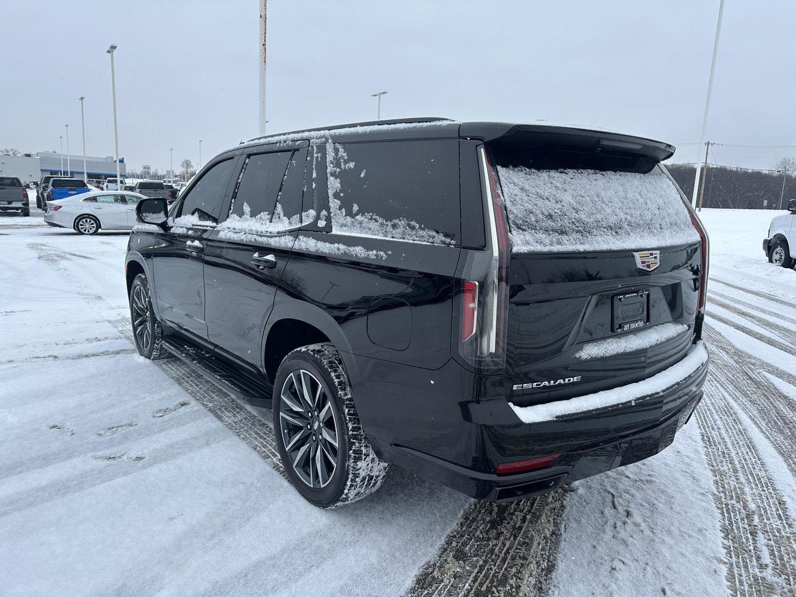 Used 2023 Cadillac Escalade Sport AWD/4WD image 3