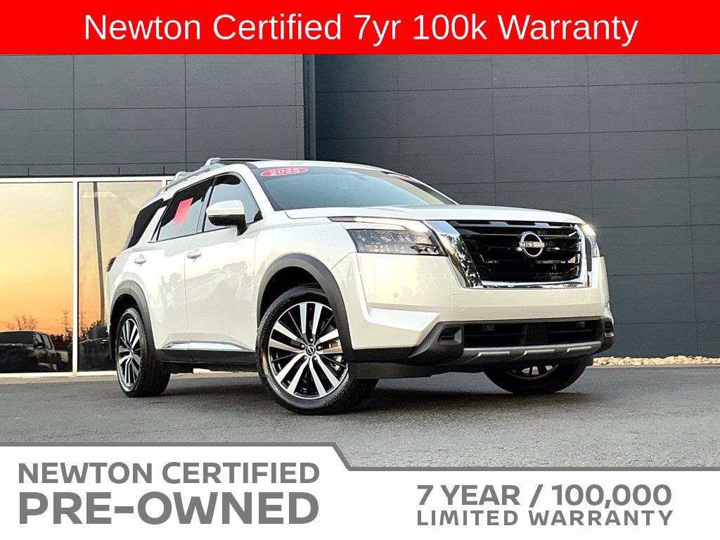 Used 2025 Nissan Pathfinder Platinum w/ Cargo Package FWD image 31