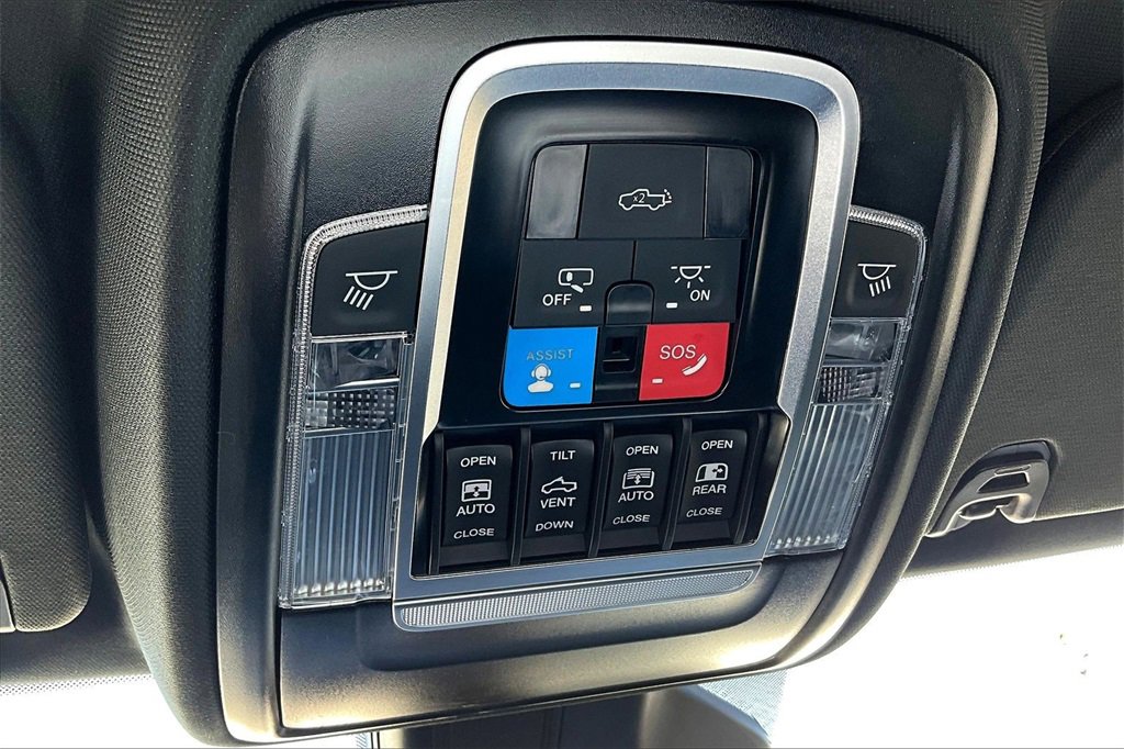 New 2026 RAM 1500 4x4 Crew Cab image 28