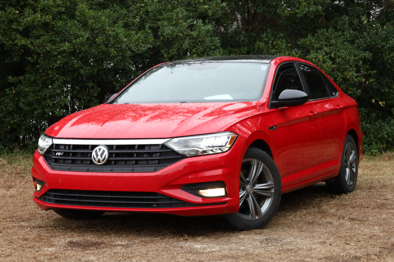 Used 2020 Volkswagen Jetta R-Line w/ R-Line Cold Weather Package image 2