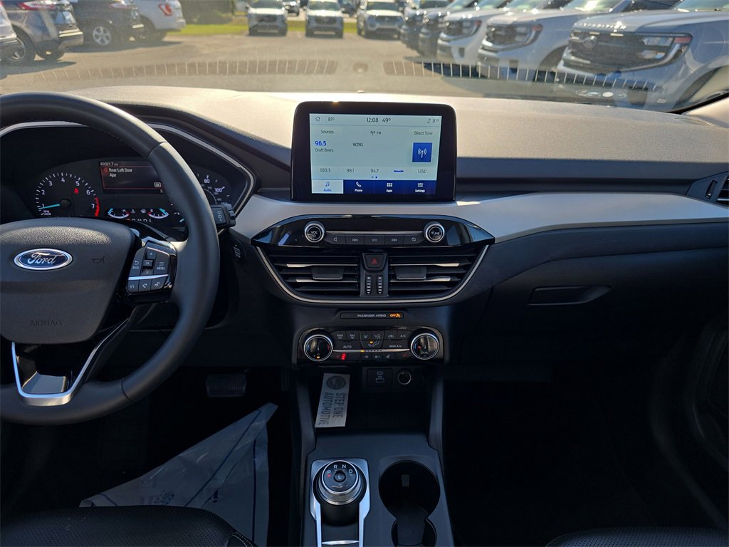 Used 2022 Ford Escape SEL image 16