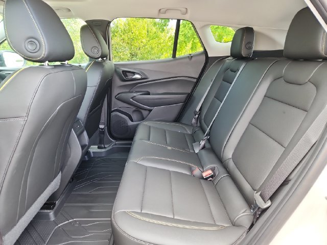 New 2026 Chevrolet Trax ACTIV w/ Sunroof Package FWD image 15