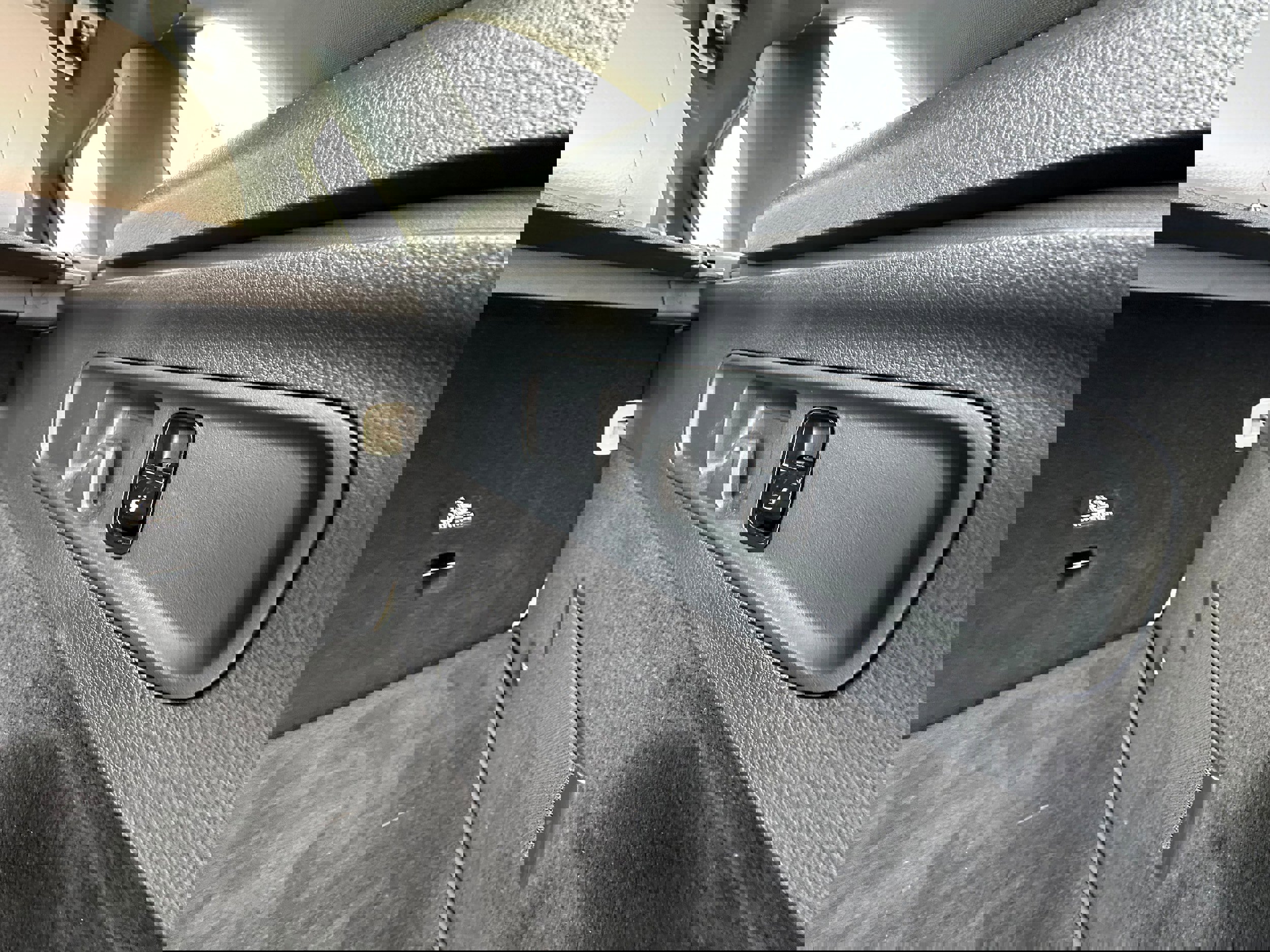 Used 2023 Mercedes-Benz GLC 300 4MATIC image 14