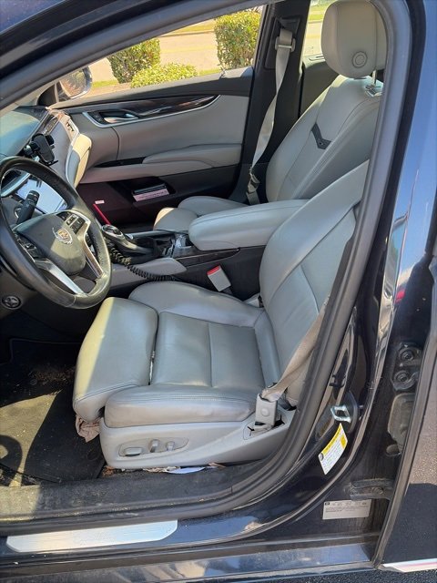 Used 2013 Cadillac XTS Premium image 3