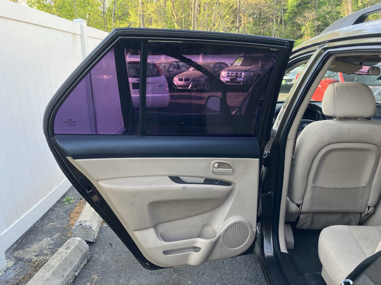 Used 2009 Kia Rondo LX image 15