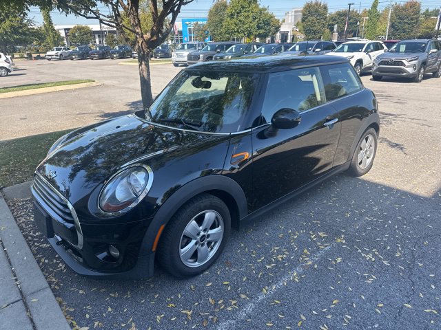 Used 2018 MINI Cooper 2-Door Hardtop FWD image 2
