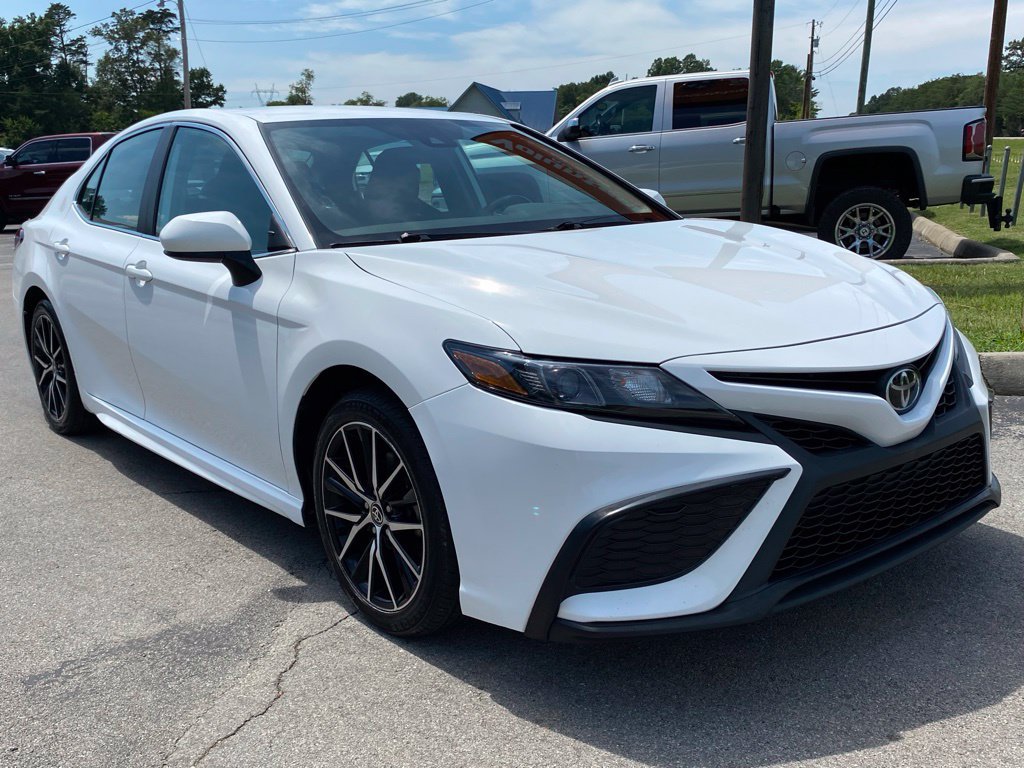 Used 2021 Toyota Camry SE FWD image 2