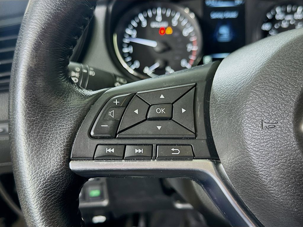 Used 2017 Nissan Rogue SL w/ SL Premium Package image 22