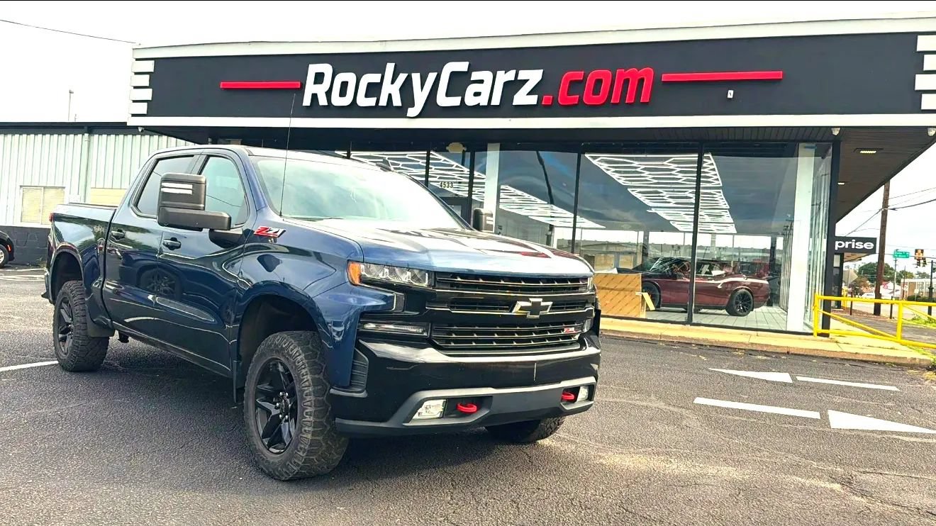 Used 2020 Chevrolet Silverado 1500 LT Trail Boss w/ Convenience Package AWD/4WD image 2