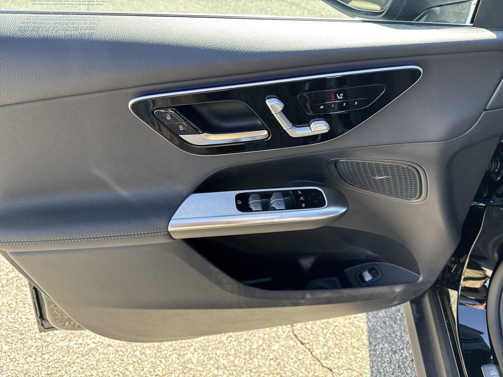 New 2025 Mercedes-Benz GLC 300 4MATIC image 14