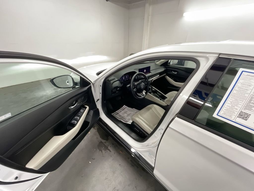 Used 2024 Honda Accord Touring image 10