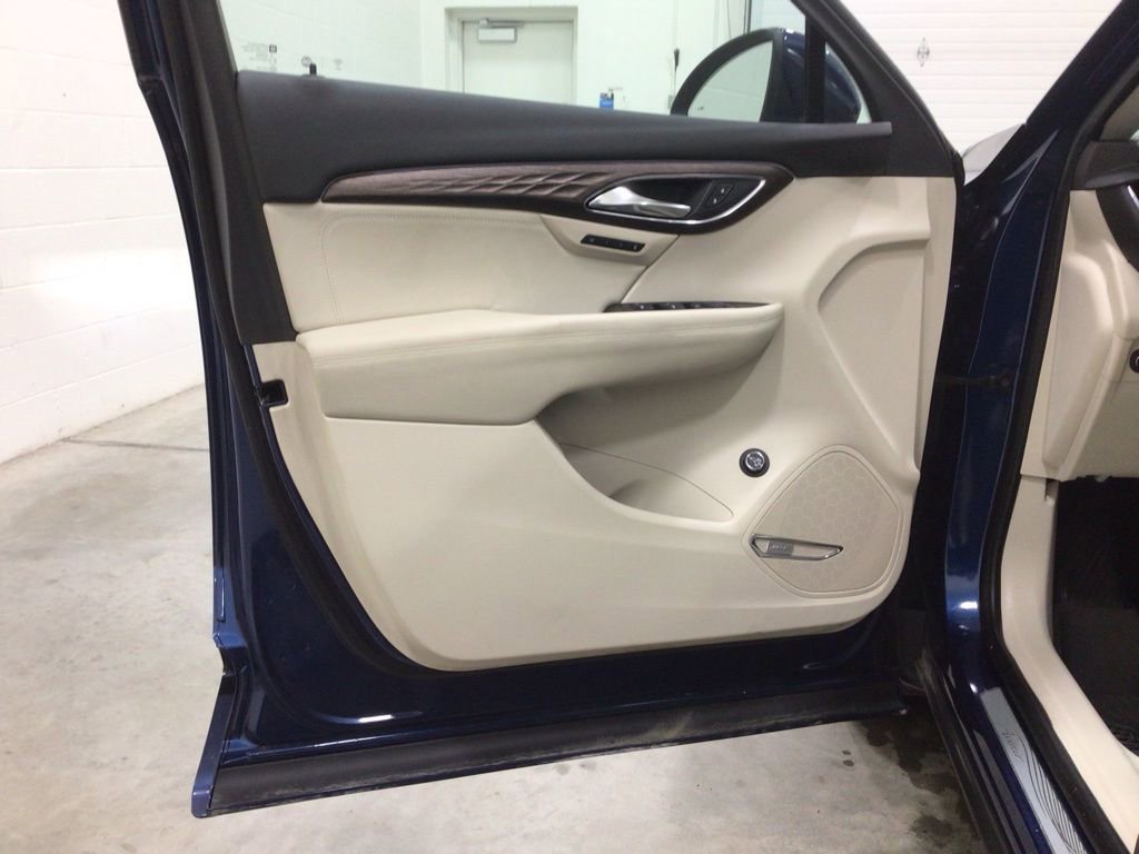 Used 2023 Buick Envision Avenir image 17