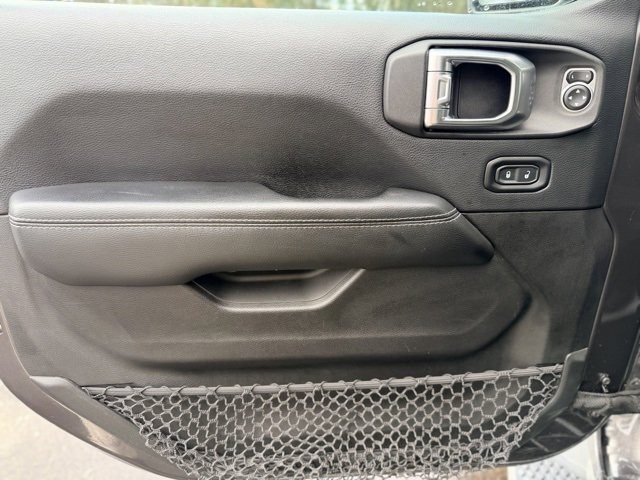 Used 2018 Jeep Wrangler Unlimited Sahara image 19