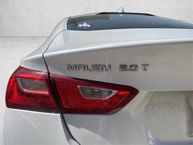 Used 2016 Chevrolet Malibu Premier w/ Driver Confidence Package II FWD image 5