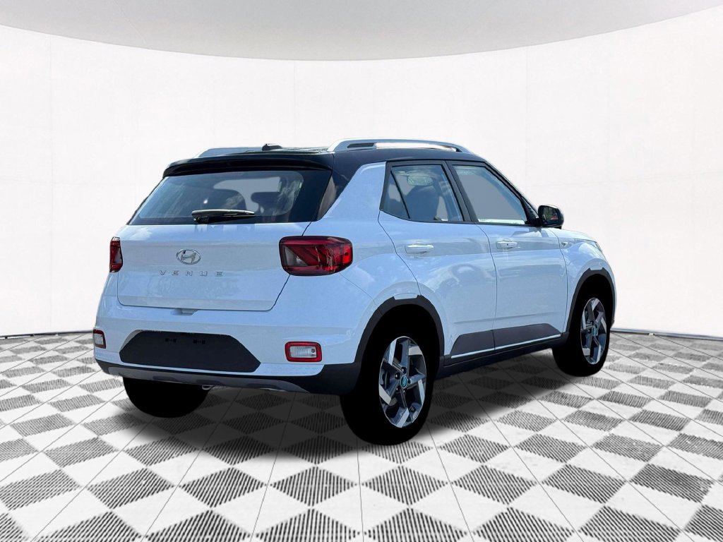 New 2026 Hyundai Venue SEL FWD image 11