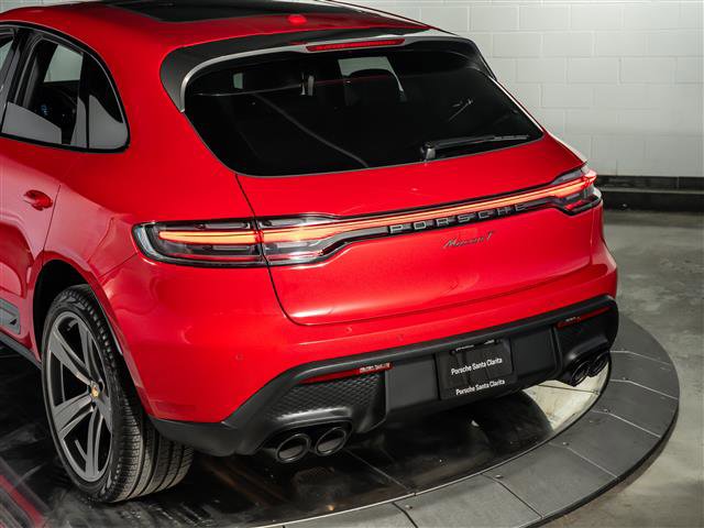 Certified 2025 Porsche Macan Turbo image 32