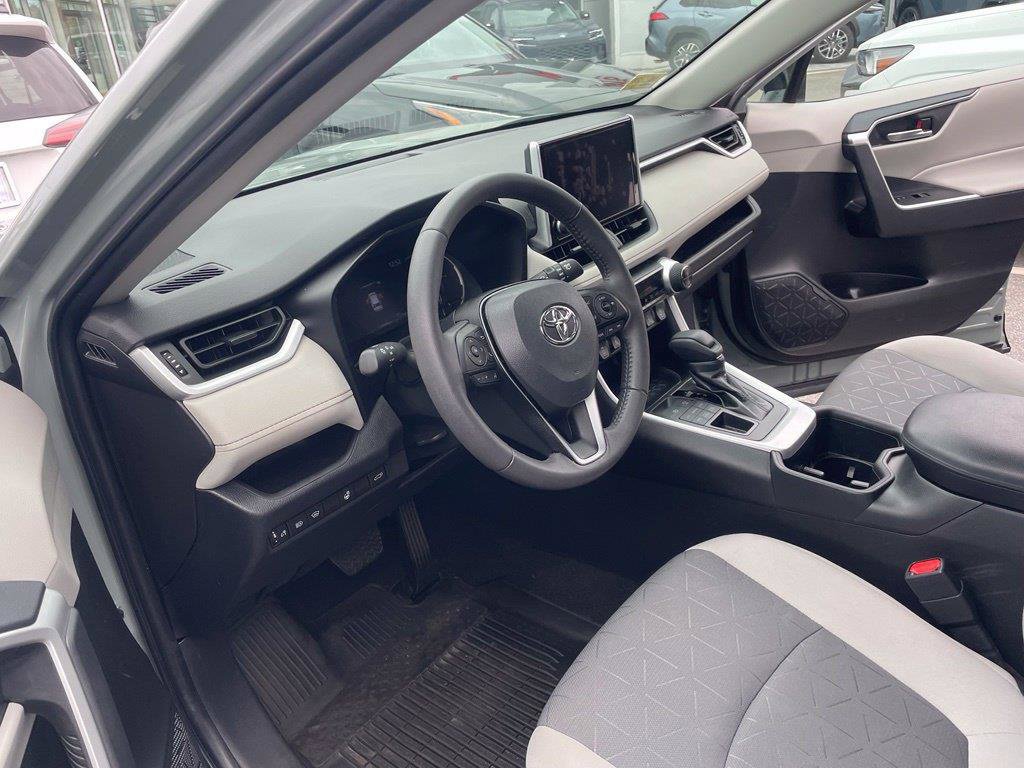 Used 2023 Toyota RAV4 XLE w/ Convenience Package AWD/4WD image 5