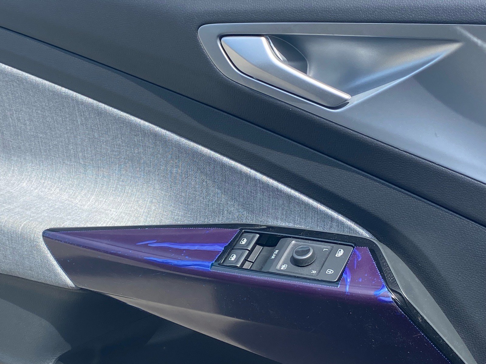 New 2026 Volkswagen ID.4 Pro AWD/4WD image 11