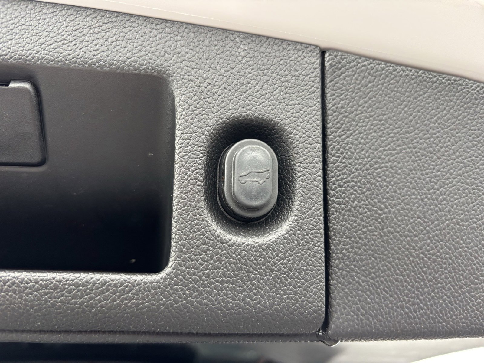 Used 2020 Chevrolet Tahoe LT image 20