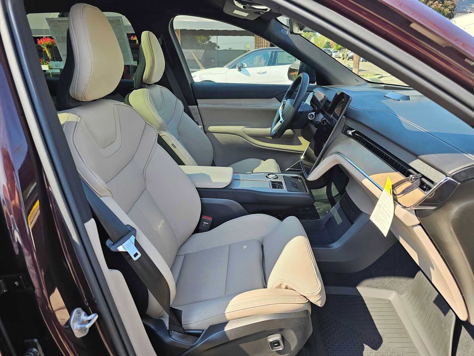 New 2026 Volvo EX90 Plus AWD/4WD image 11