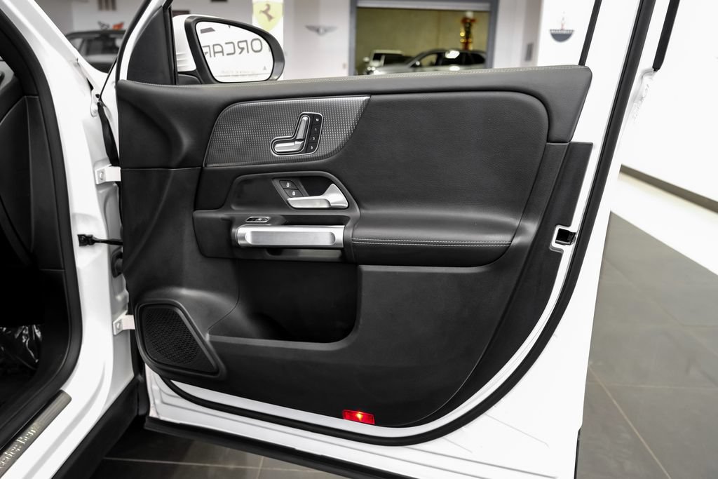 Used 2021 Mercedes-Benz GLB 250 w/ Premium Package image 49
