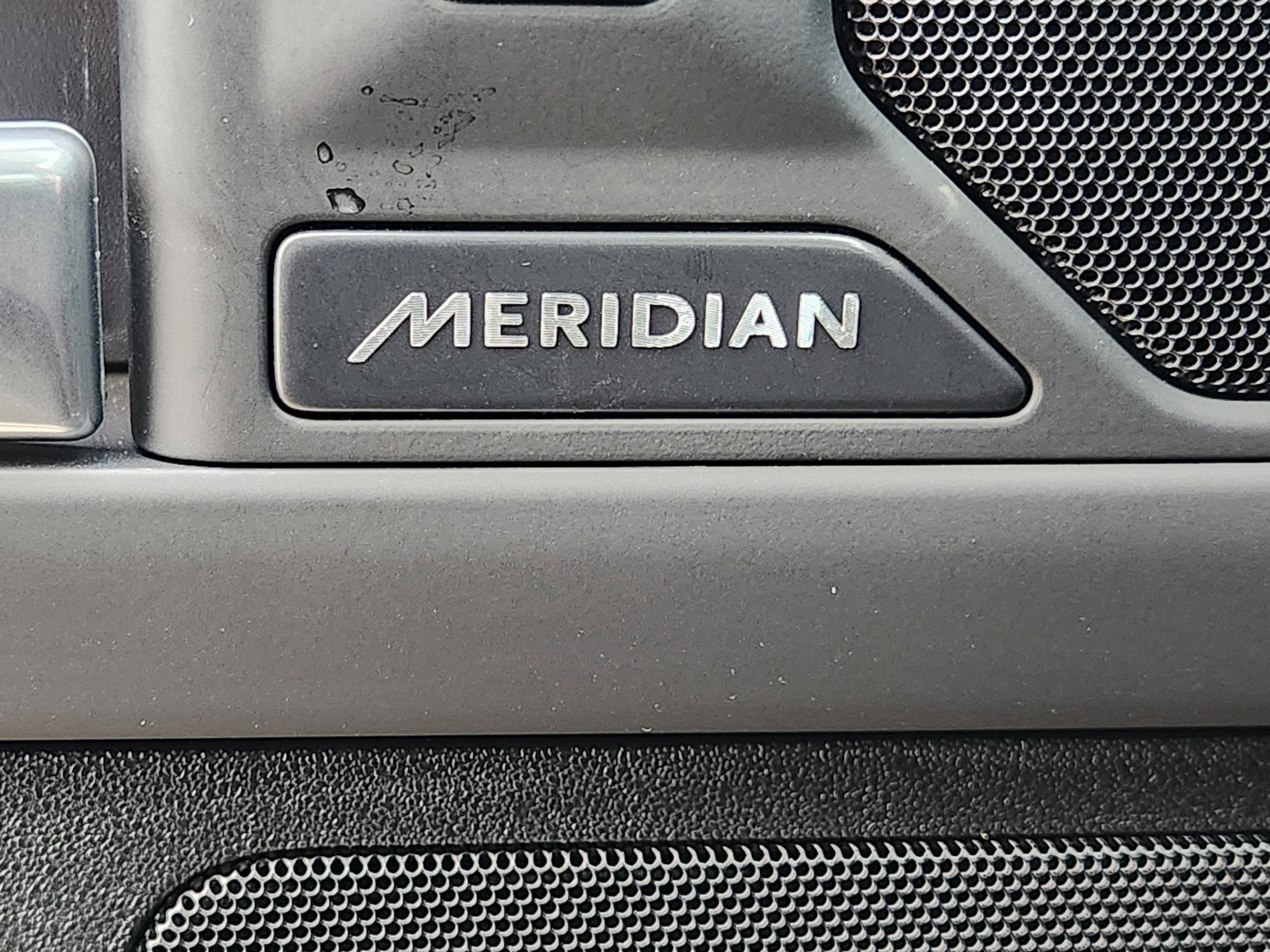 Certified 2025 Land Rover Defender 110 S image 23