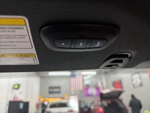 Used 2022 Jeep Wrangler Unlimited Sahara w/ Cold Weather Group image 17