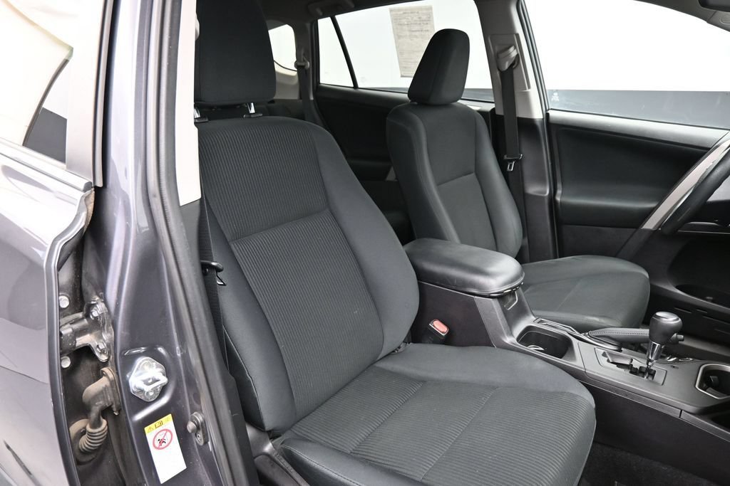 Used 2018 Toyota RAV4 LE w/ All Weather Liner Package AWD/4WD image 35