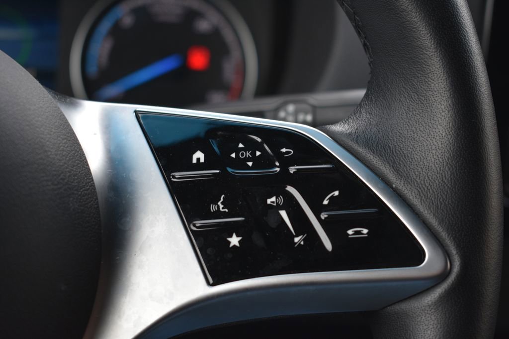 Used 2024 Mercedes-Benz eSprinter 170 Cargo image 17