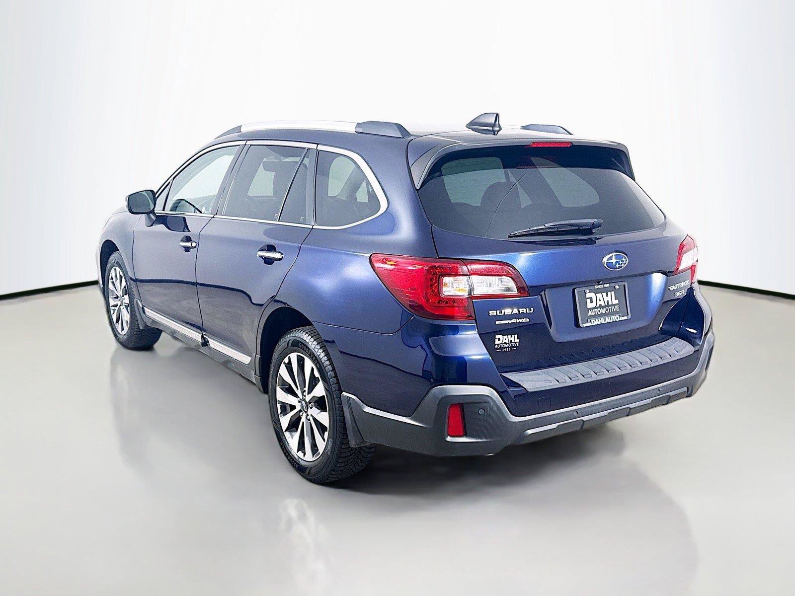 Used 2018 Subaru Outback 3.6R Touring AWD/4WD image 10