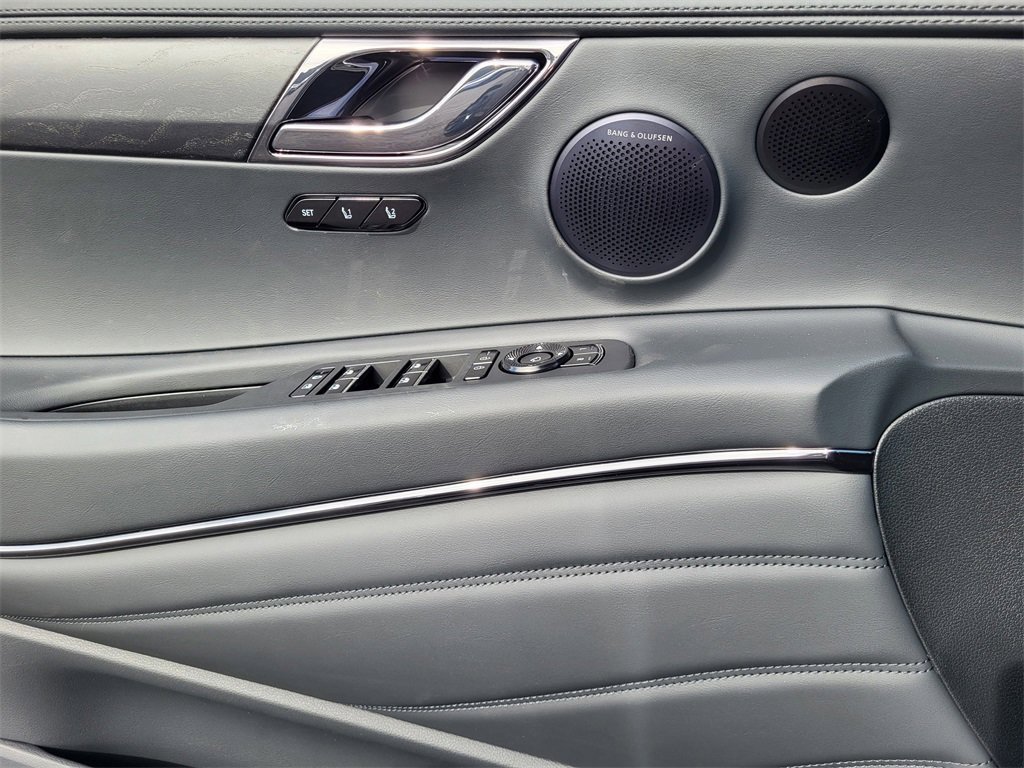 New 2026 Genesis GV80 3.5T e-SC image 8