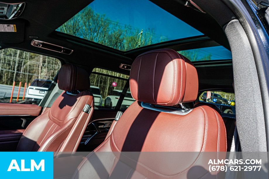 Used 2025 Land Rover Range Rover SE AWD/4WD image 18