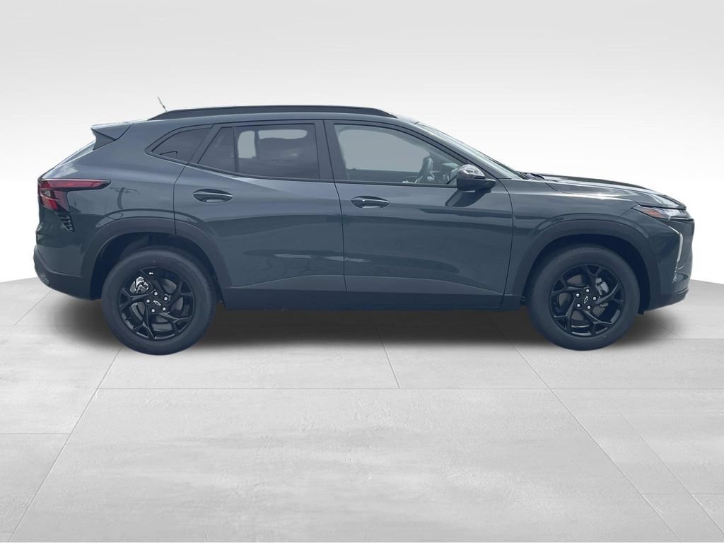 New 2026 Chevrolet Trax LT w/ Sunroof Package FWD video 2