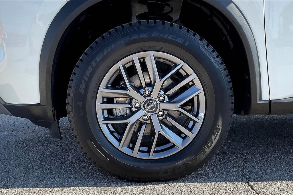 Used 2023 Nissan Rogue S AWD/4WD image 28