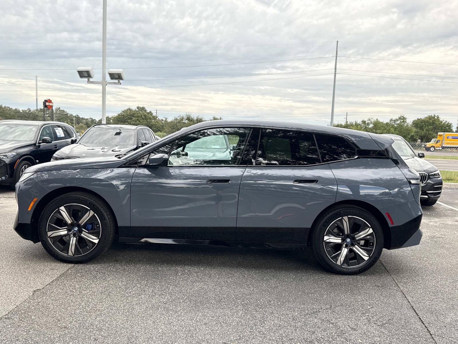 Certified 2025 BMW iX xDrive50 AWD/4WD image 7