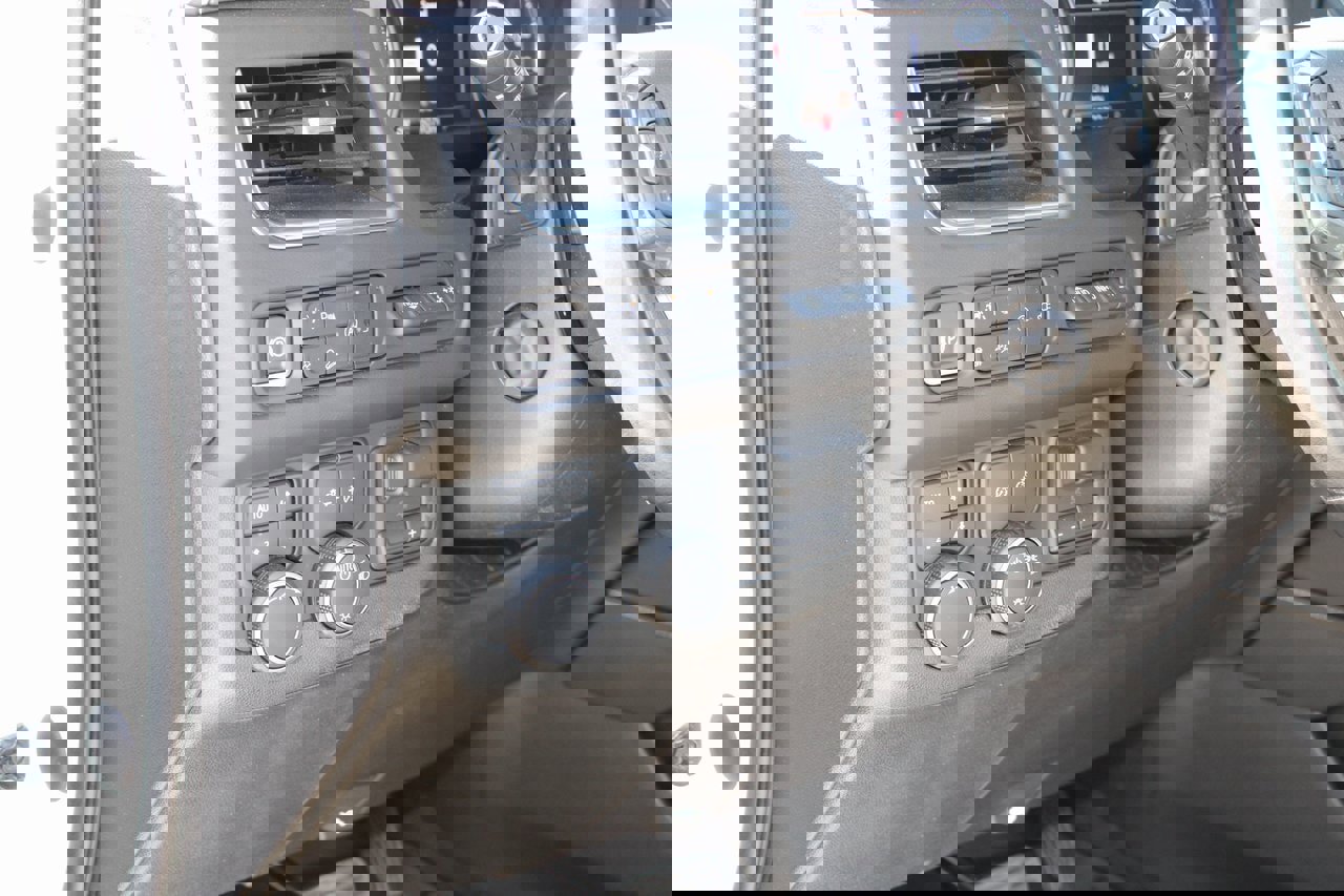 Used 2021 Chevrolet Tahoe Premier w/ Premium Package image 28