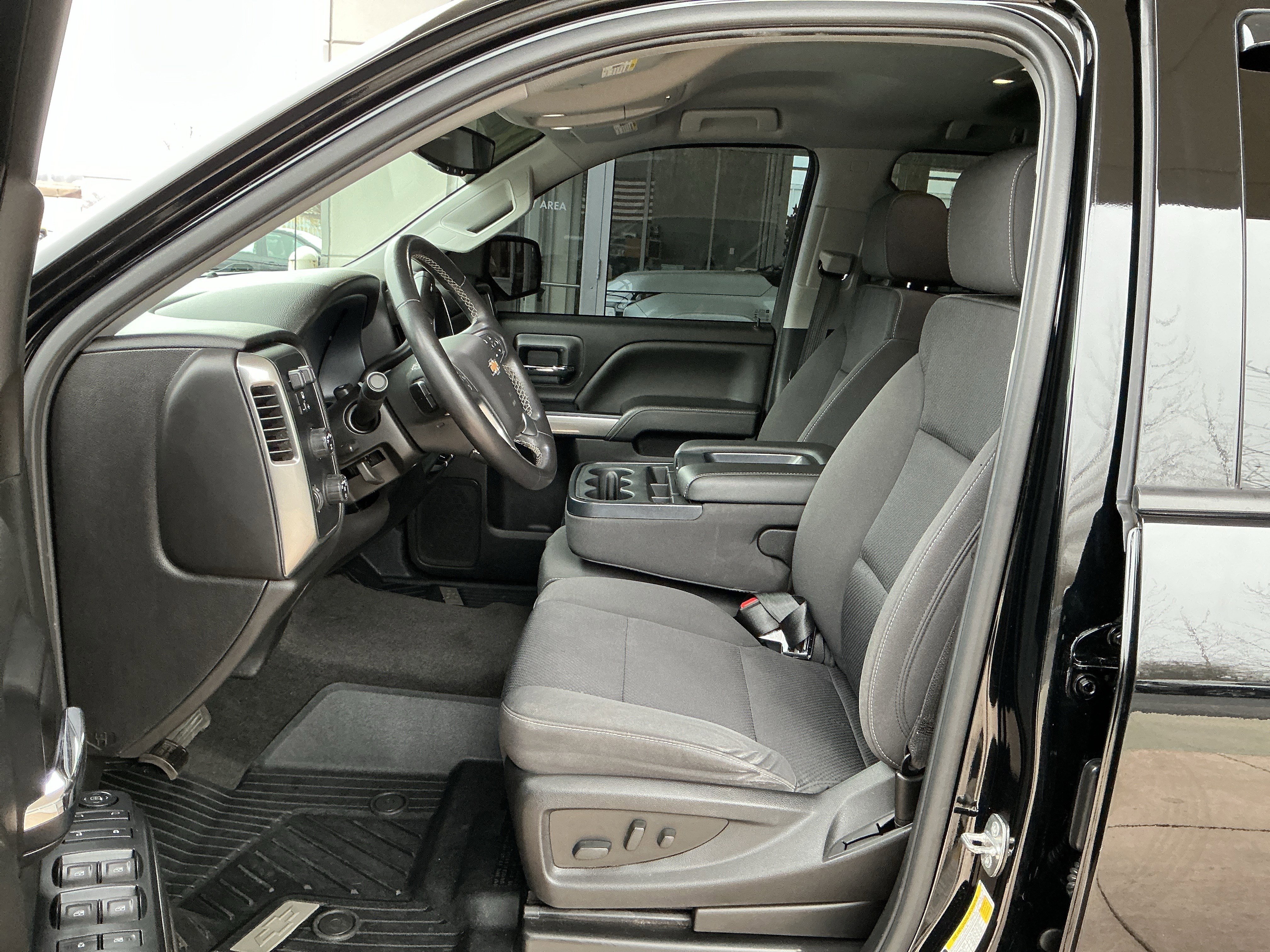 Used 2018 Chevrolet Silverado 1500 LT w/ All Star Edition image 7