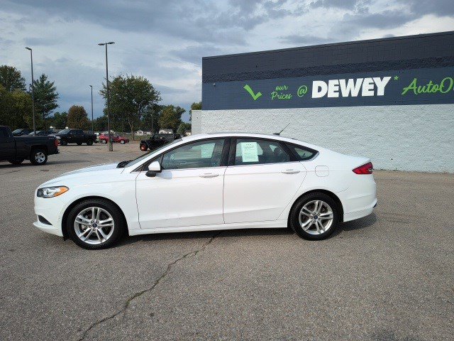 Used 2018 Ford Fusion SE image 2