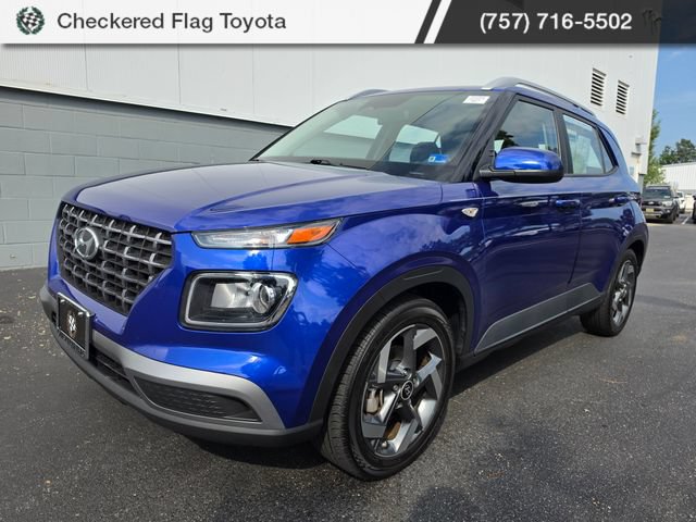Used 2024 Hyundai Venue SEL FWD image 1