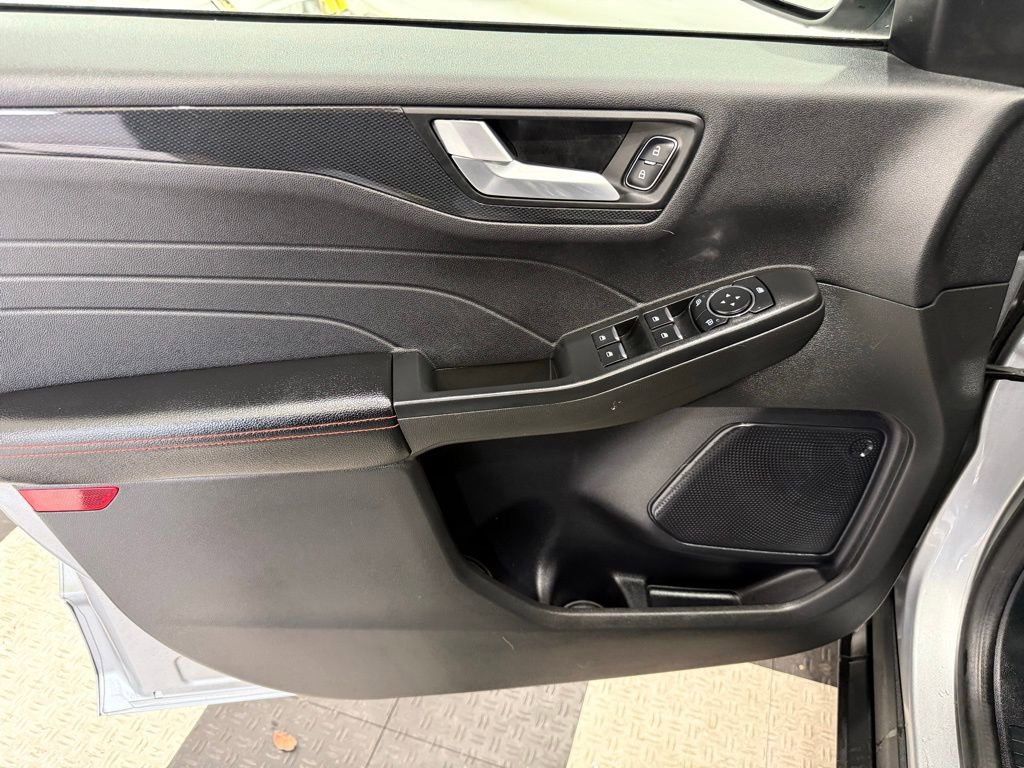 Used 2024 Ford Escape ST-Line image 14