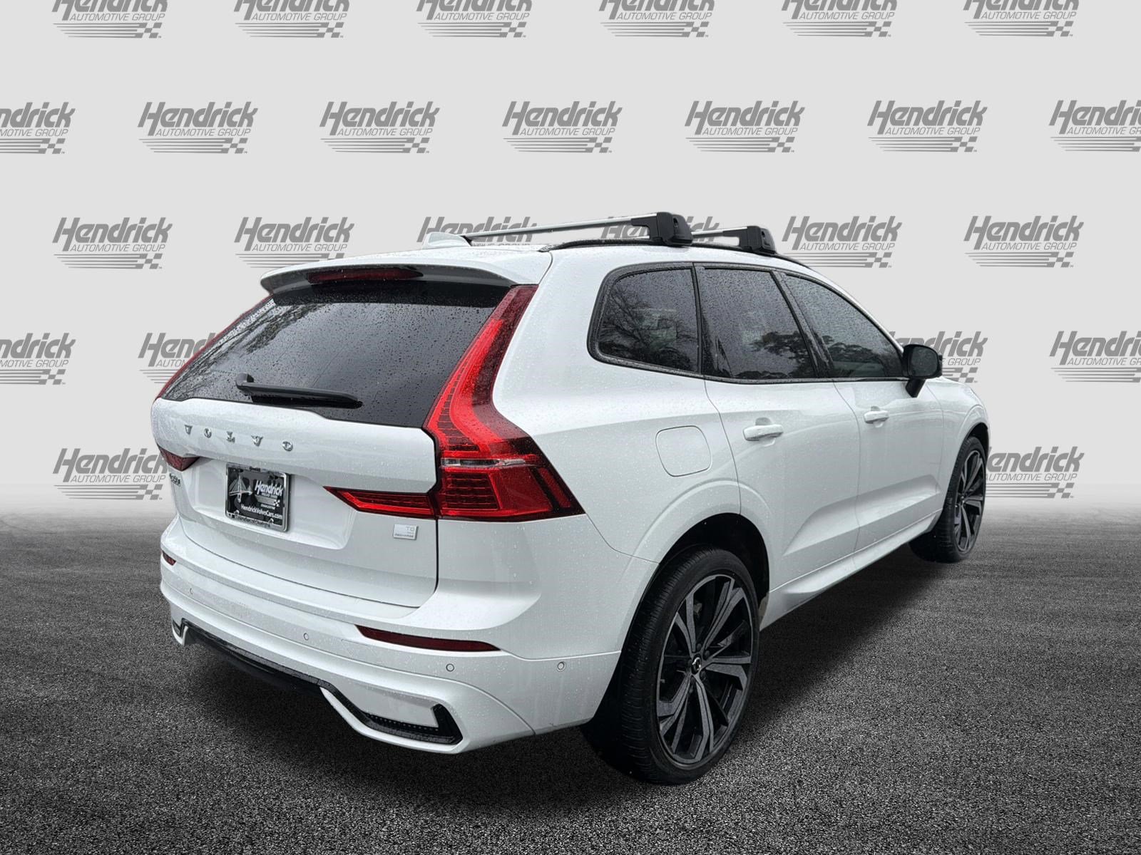 Certified 2024 Volvo XC60 T8 Ultimate w/ Climate Package image 10