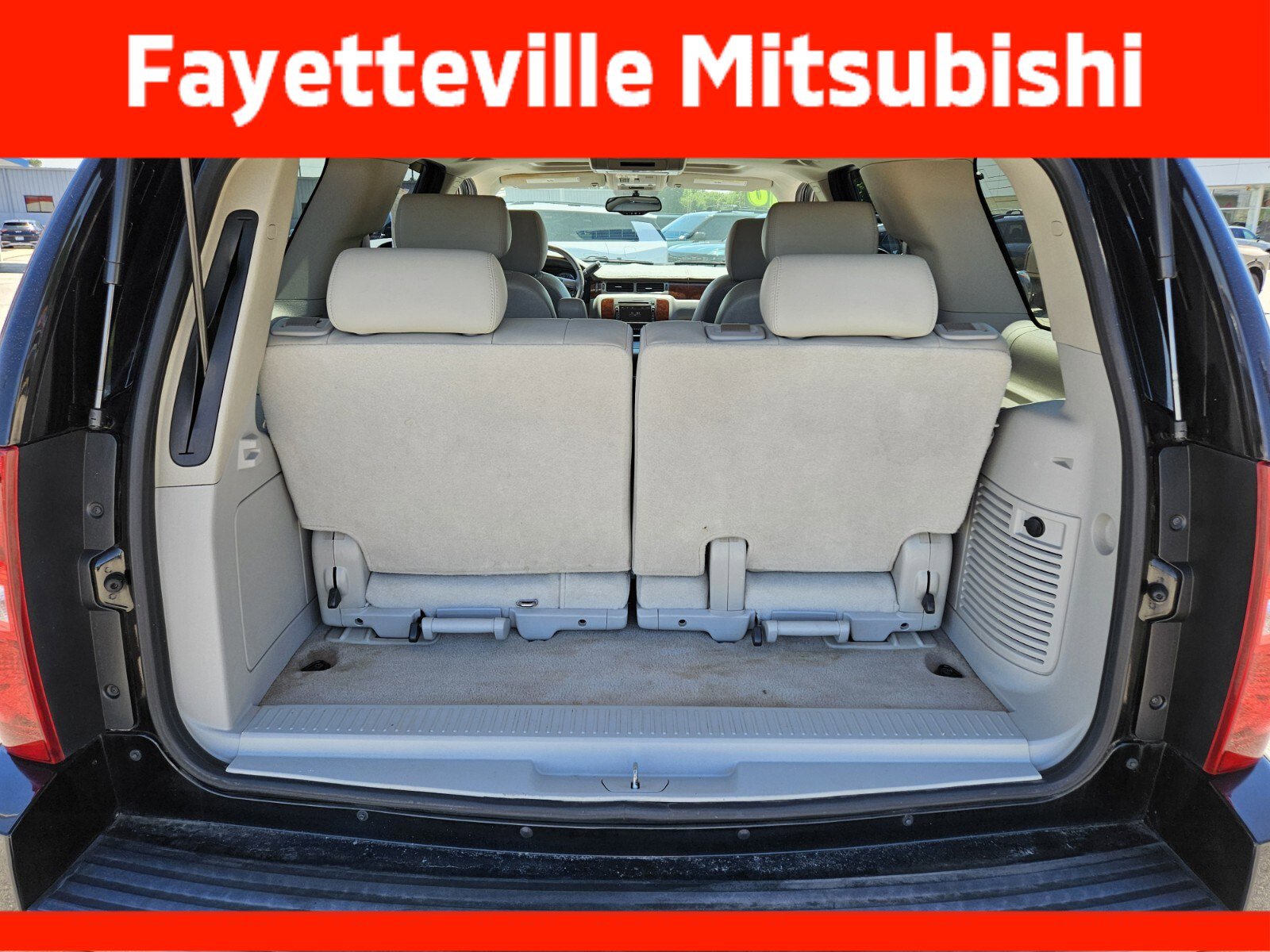 Used 2010 Chevrolet Tahoe LTZ AWD/4WD image 18