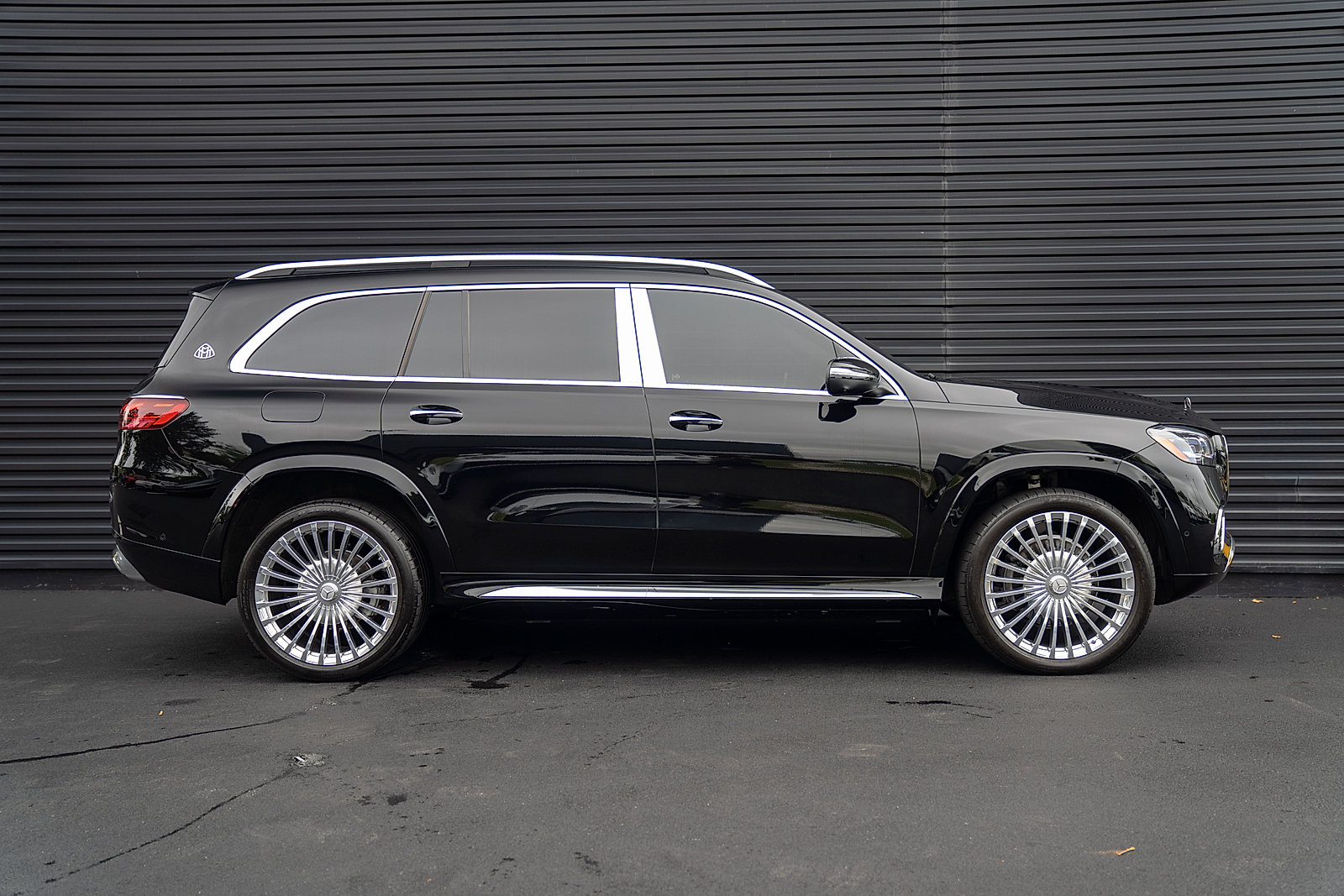 Used 2025 Mercedes-Benz Maybach GLS 600 4MATIC image 27