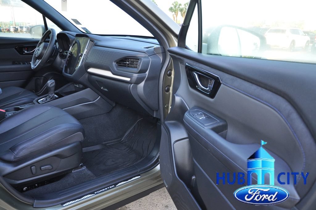 Used 2025 Subaru Forester Limited AWD/4WD image 16