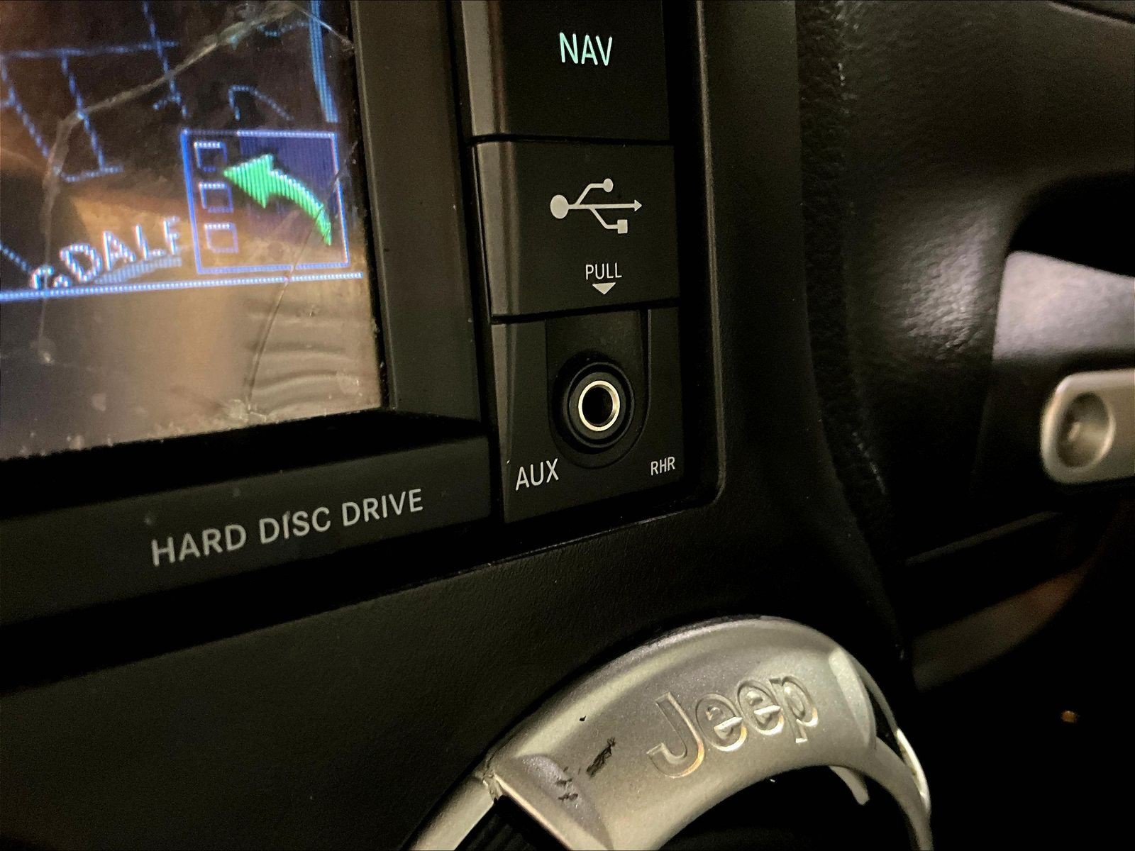 Used 2015 Jeep Wrangler Unlimited Sahara w/ Connectivity Group AWD/4WD image 16