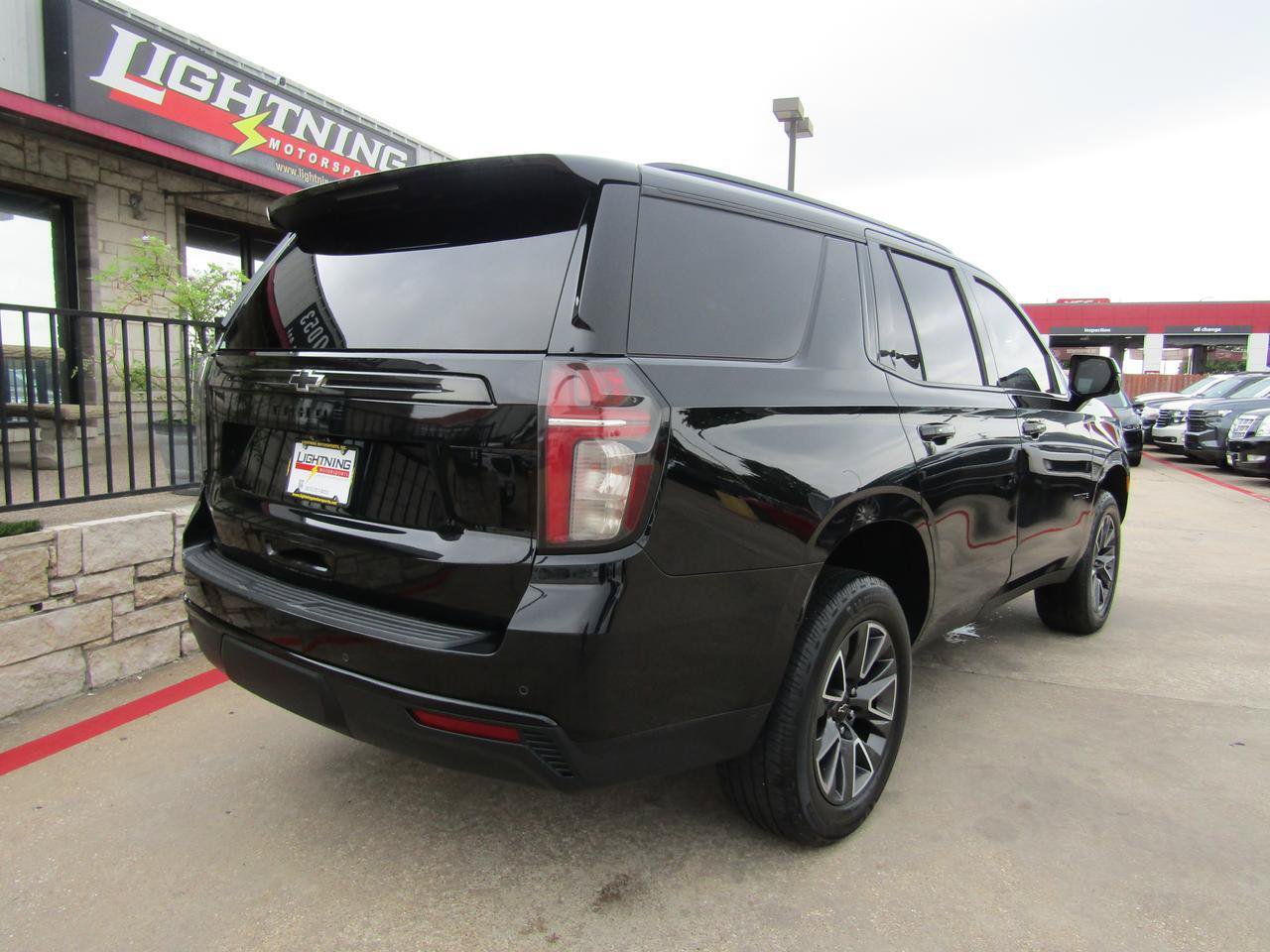 Used 2021 Chevrolet Tahoe Z71 w/ Z71 Off-Road Package AWD/4WD image 4